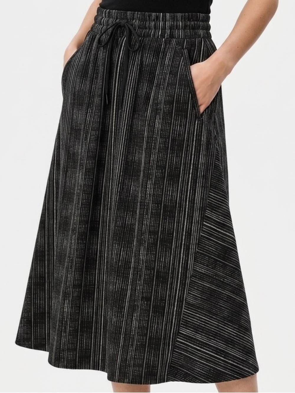 Athleta Arrival Midi Skirt with elastic waist and pockets 4